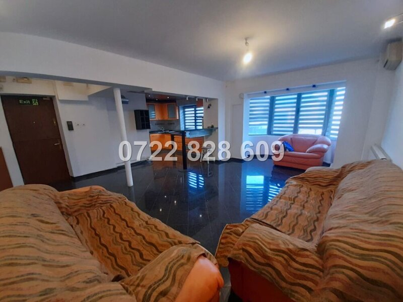 Decebal vanzare 3 camere - et 1 stradal  liber