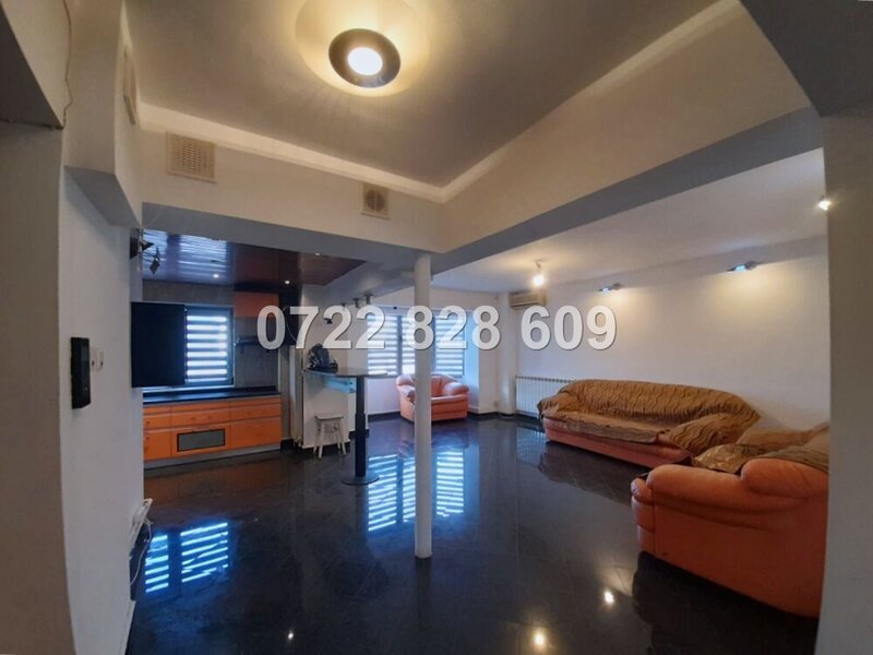 Decebal vanzare 3 camere - et 1 stradal  liber