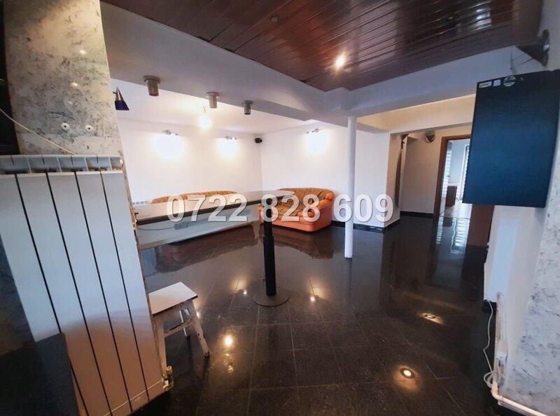 Decebal vanzare 3 camere - et 1 stradal  liber