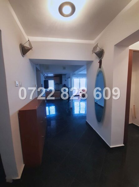 Decebal vanzare 3 camere - et 1 stradal  liber