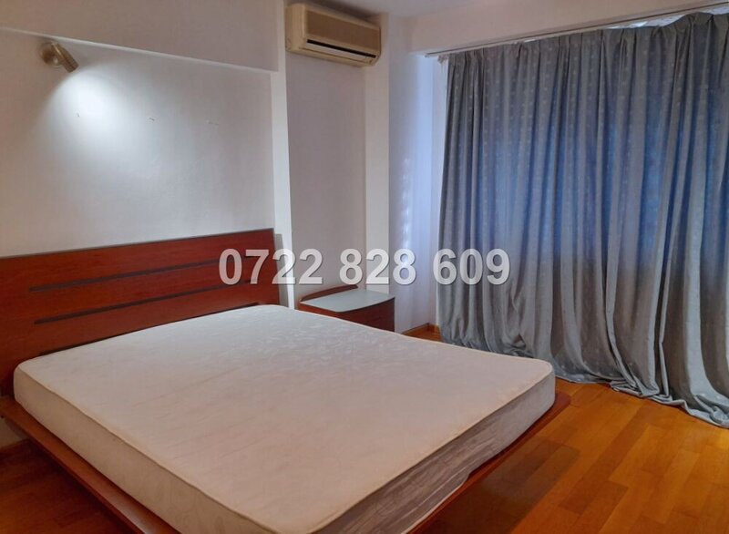 Decebal vanzare 3 camere - et 1 stradal  liber