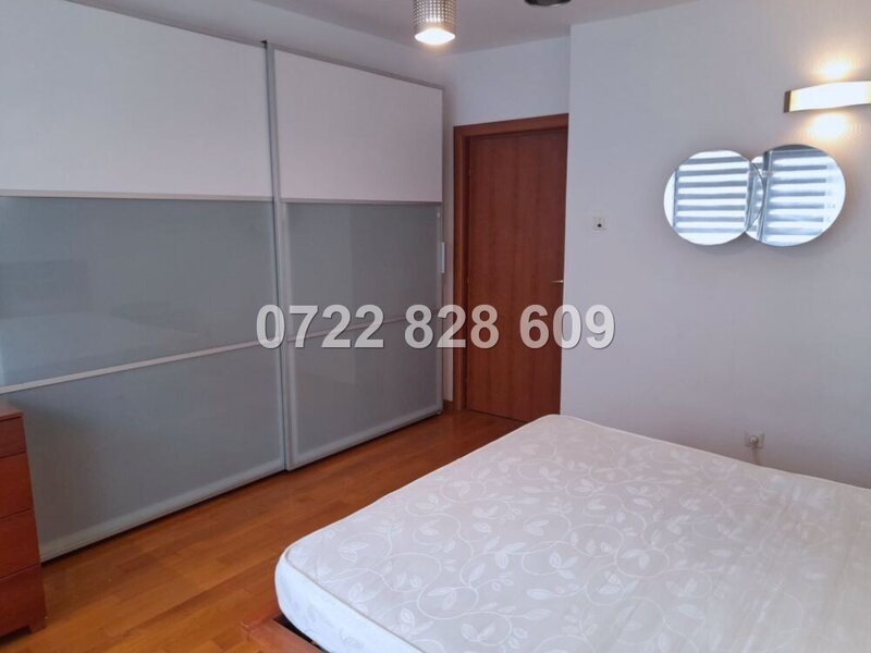 Decebal vanzare 3 camere - et 1 stradal  liber