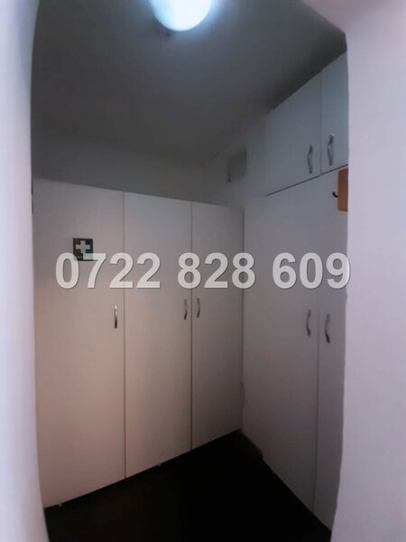 Decebal vanzare 3 camere - et 1 stradal  liber